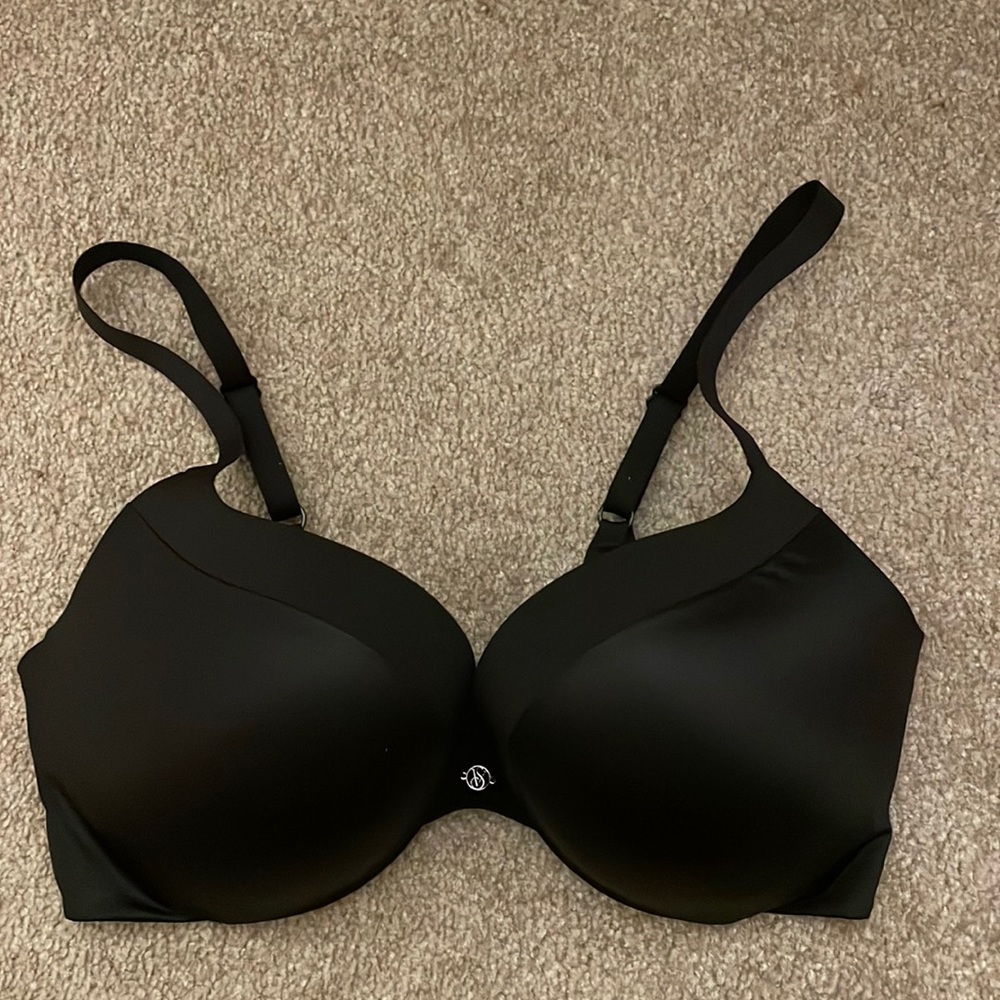 Victoria’s Secret bombshell push up bra